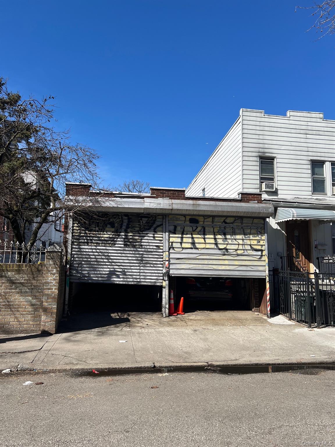 37 21 104th St, Corona, NY 11368 photo