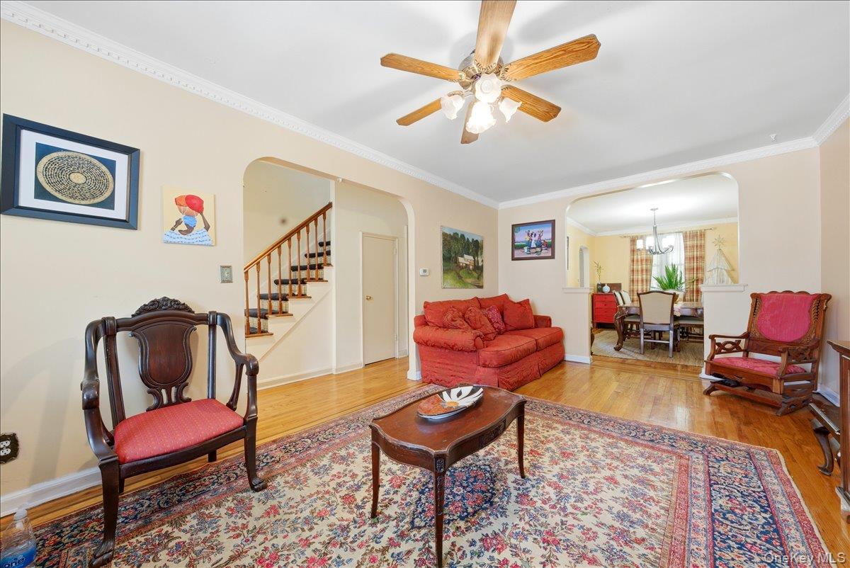 4425 Richardson Ave, Bronx, NY 10470 photo