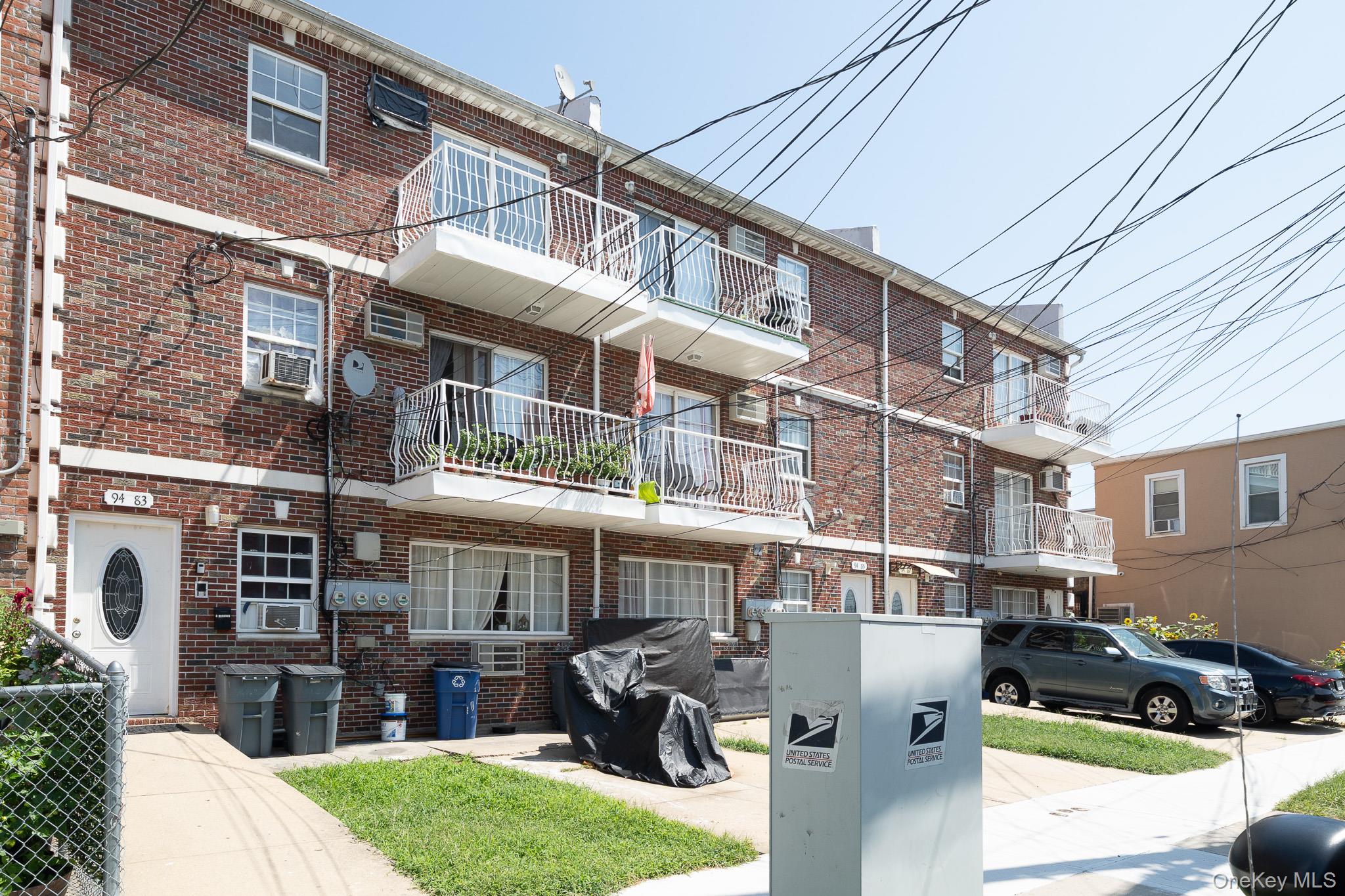 9483 218th St, Queens Village, NY 11428