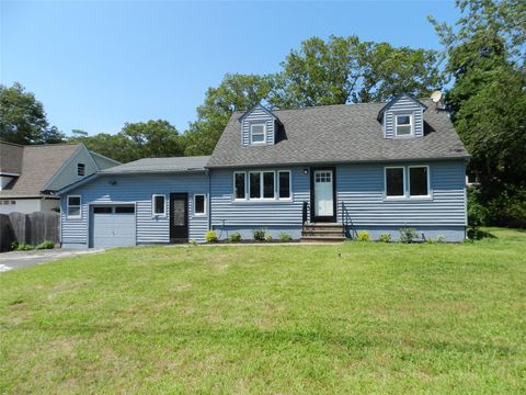 Single Family Residence in Patchogue NY 39 W 3rd Street.jpg