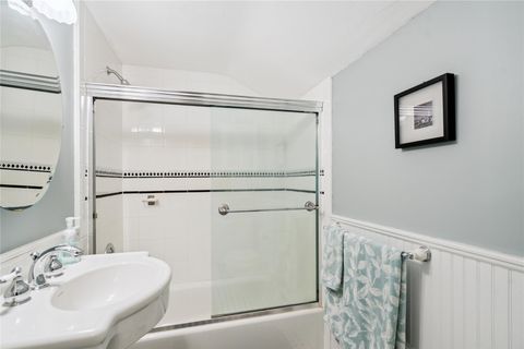 Single Family Residence in Wantagh NY 3160 Birch Place 23.jpg
