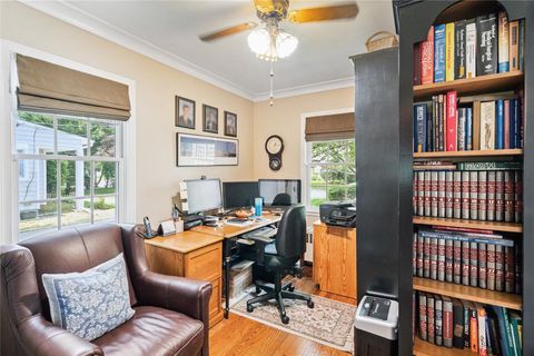 Single Family Residence in Wantagh NY 3160 Birch Place 17.jpg