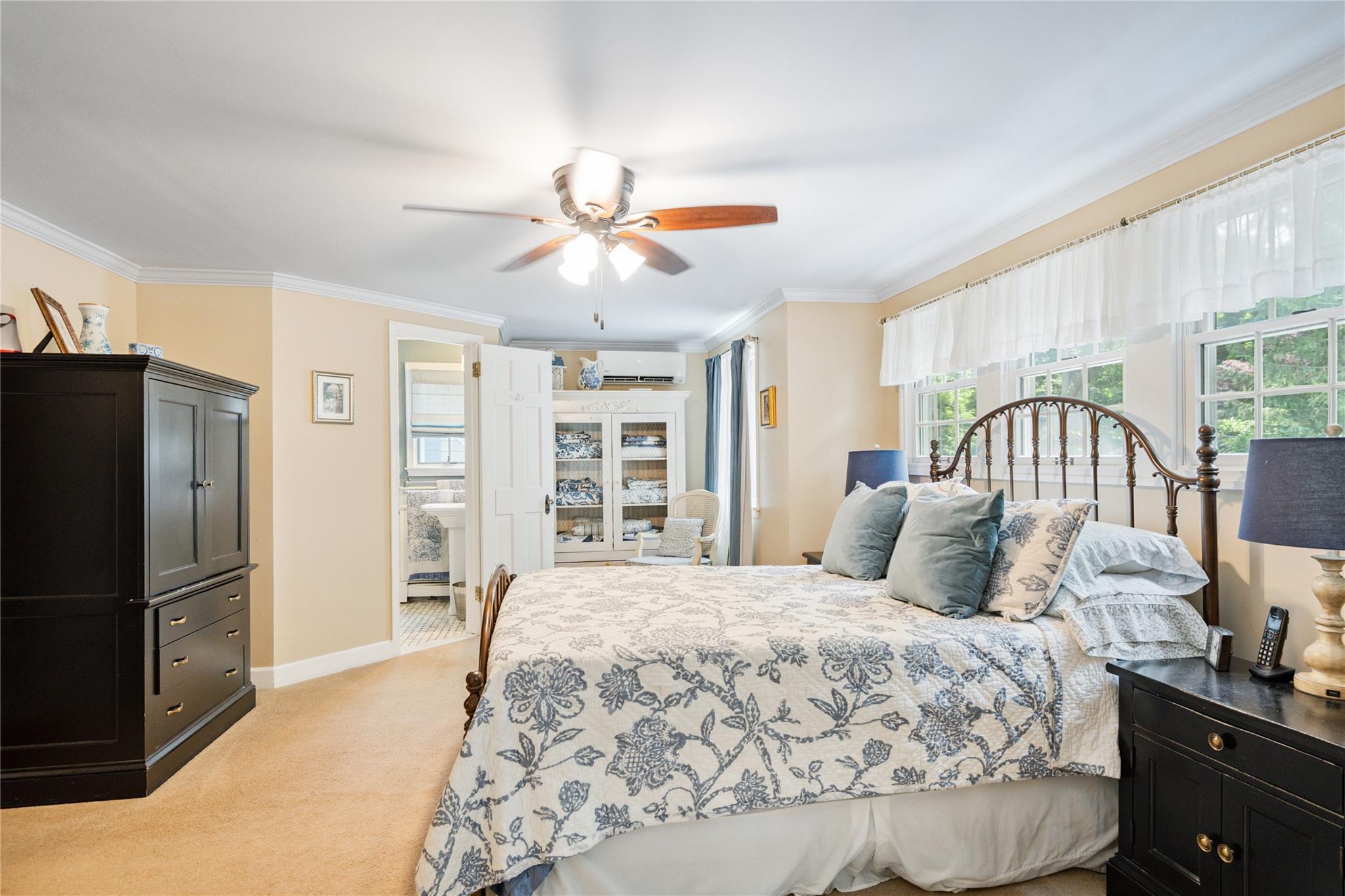 Single Family Residence in Wantagh NY 3160 Birch Place 19.jpg