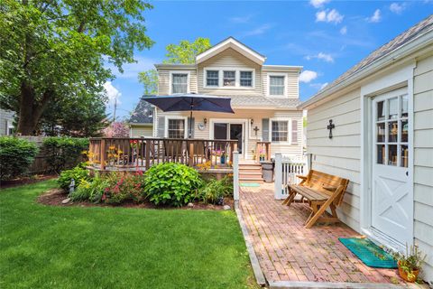 Single Family Residence in Wantagh NY 3160 Birch Place 34.jpg