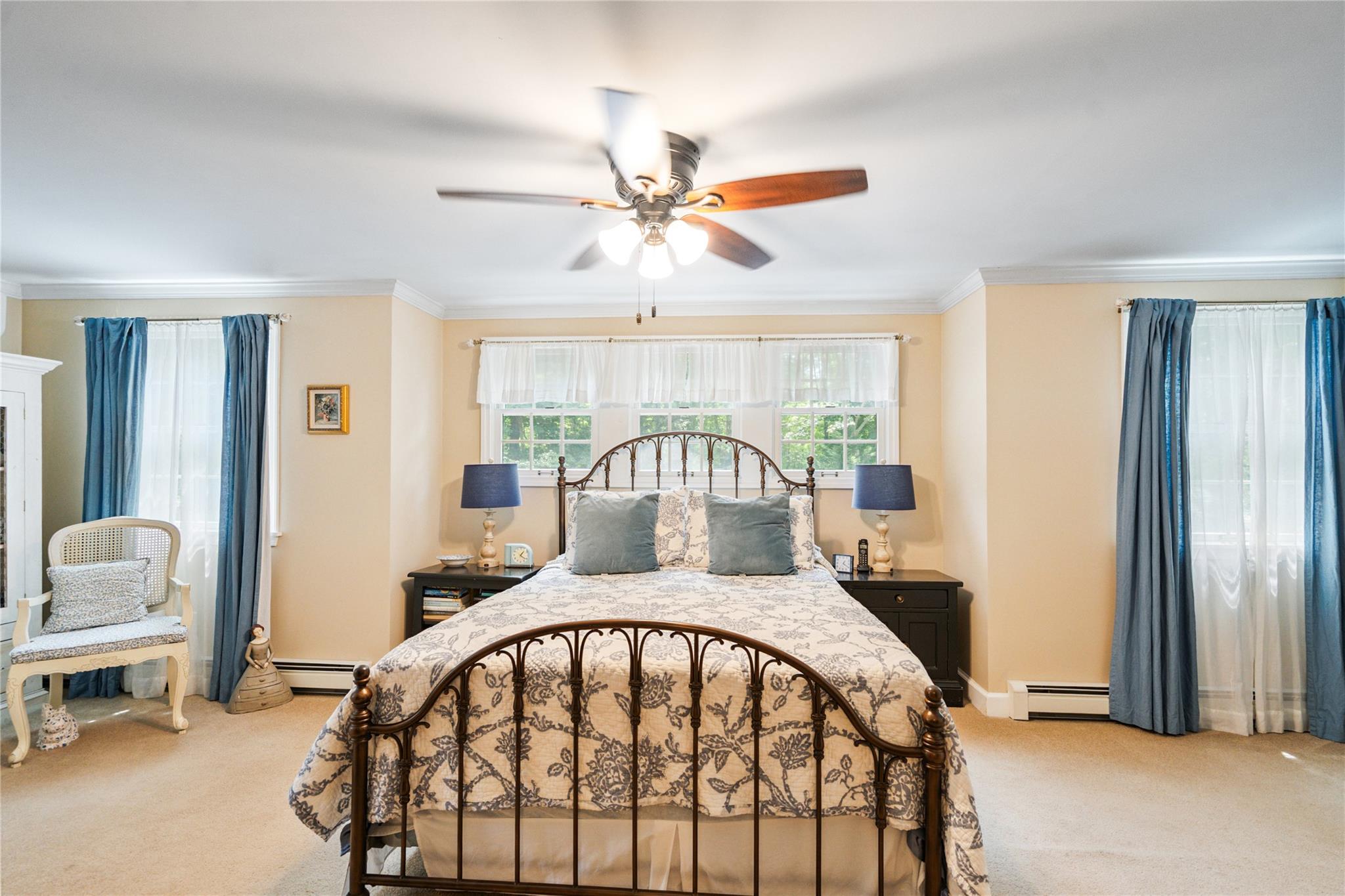 Single Family Residence in Wantagh NY 3160 Birch Place 25.jpg