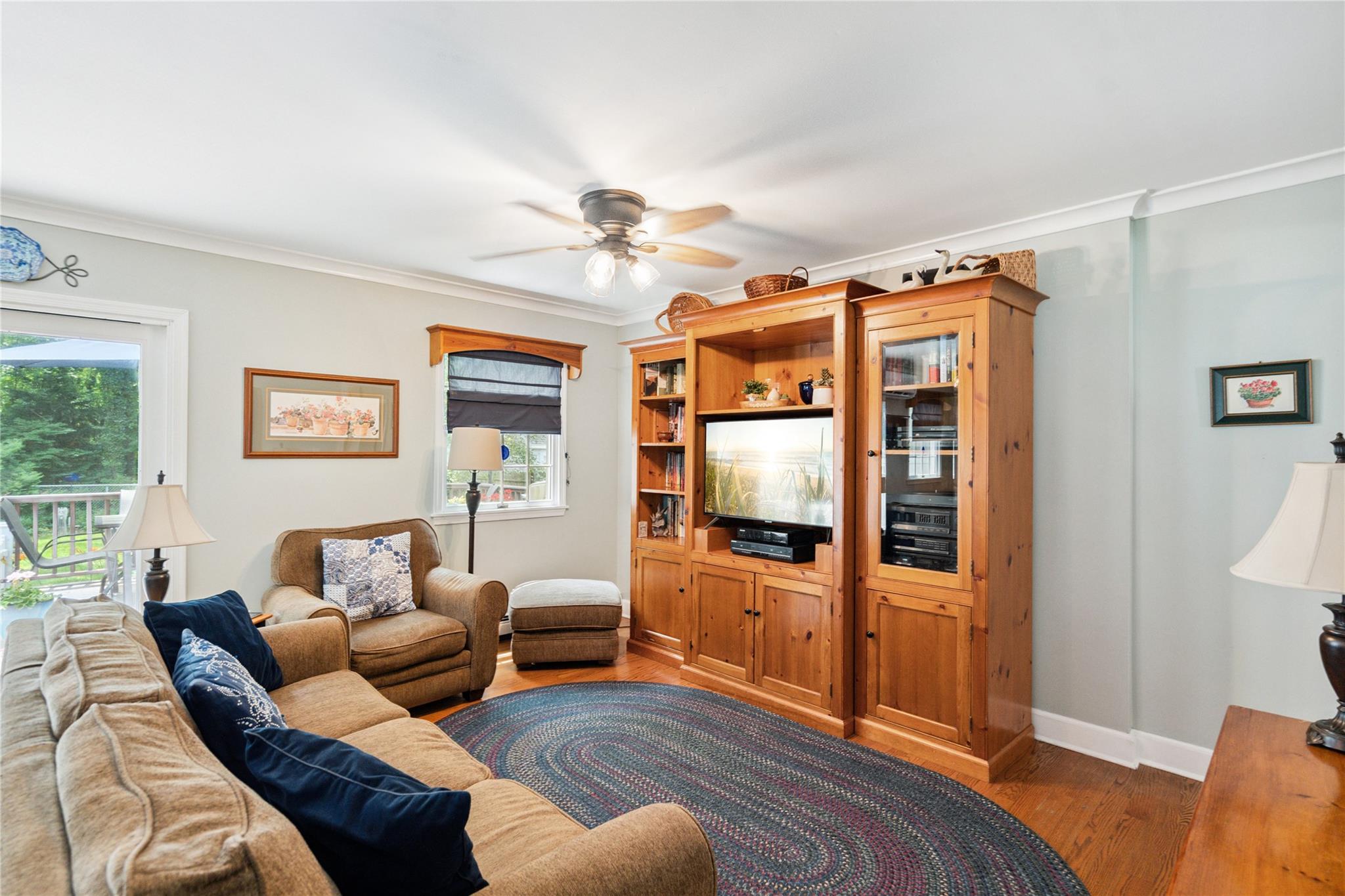 Single Family Residence in Wantagh NY 3160 Birch Place 15.jpg