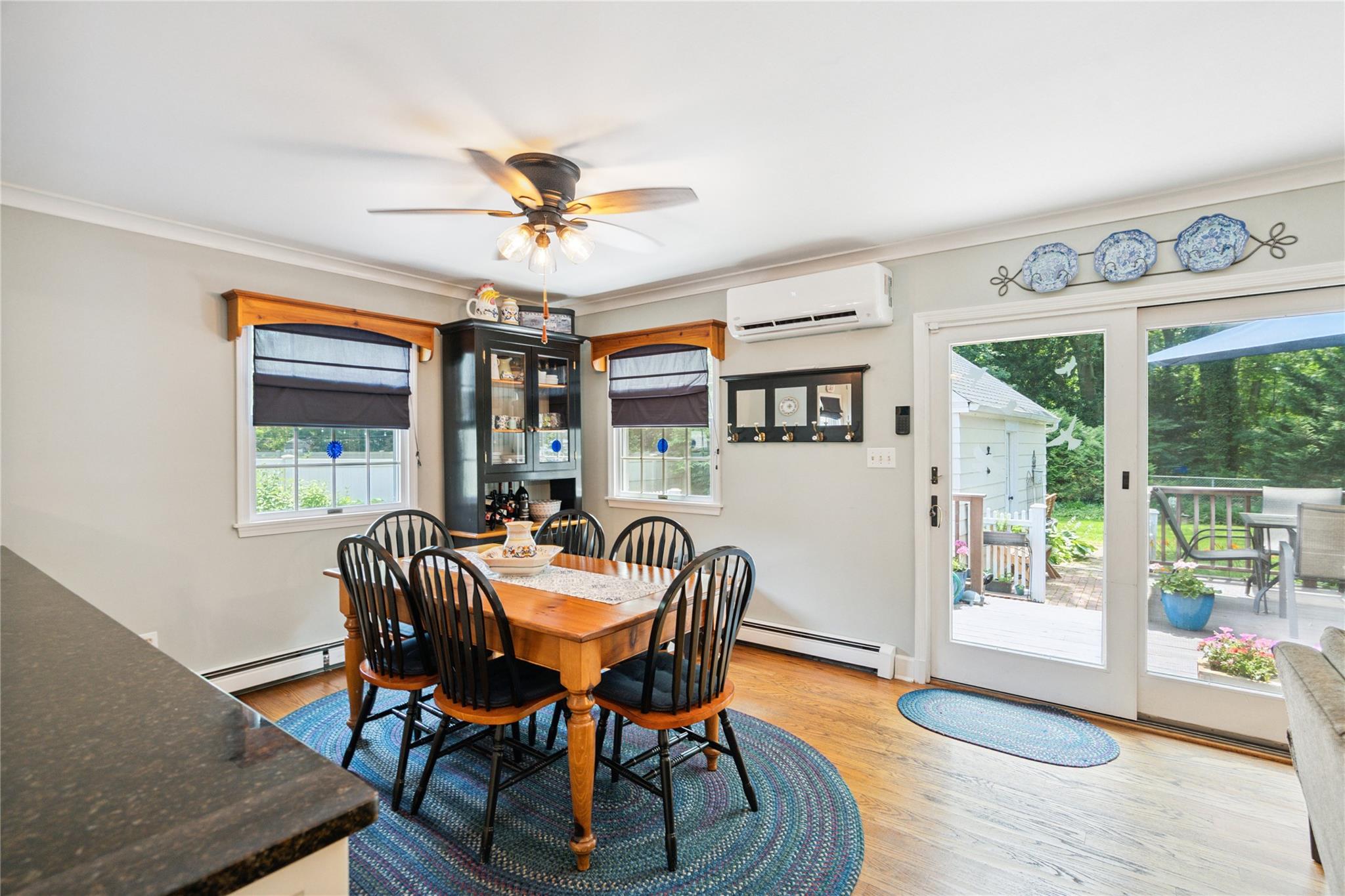 Single Family Residence in Wantagh NY 3160 Birch Place 13.jpg