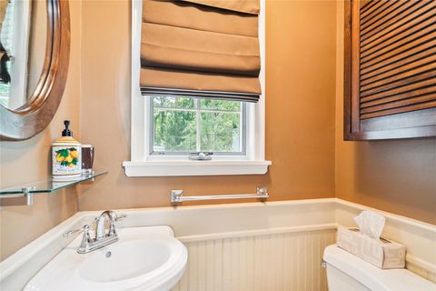 Single Family Residence in Wantagh NY 3160 Birch Place 18.jpg