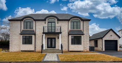 Single Family Residence in Albertson NY 65 Crosby Avenue.jpg