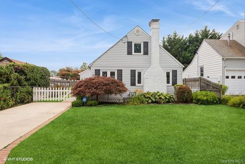Single Family Residence in Babylon NY 10 Stuart Avenue.jpg