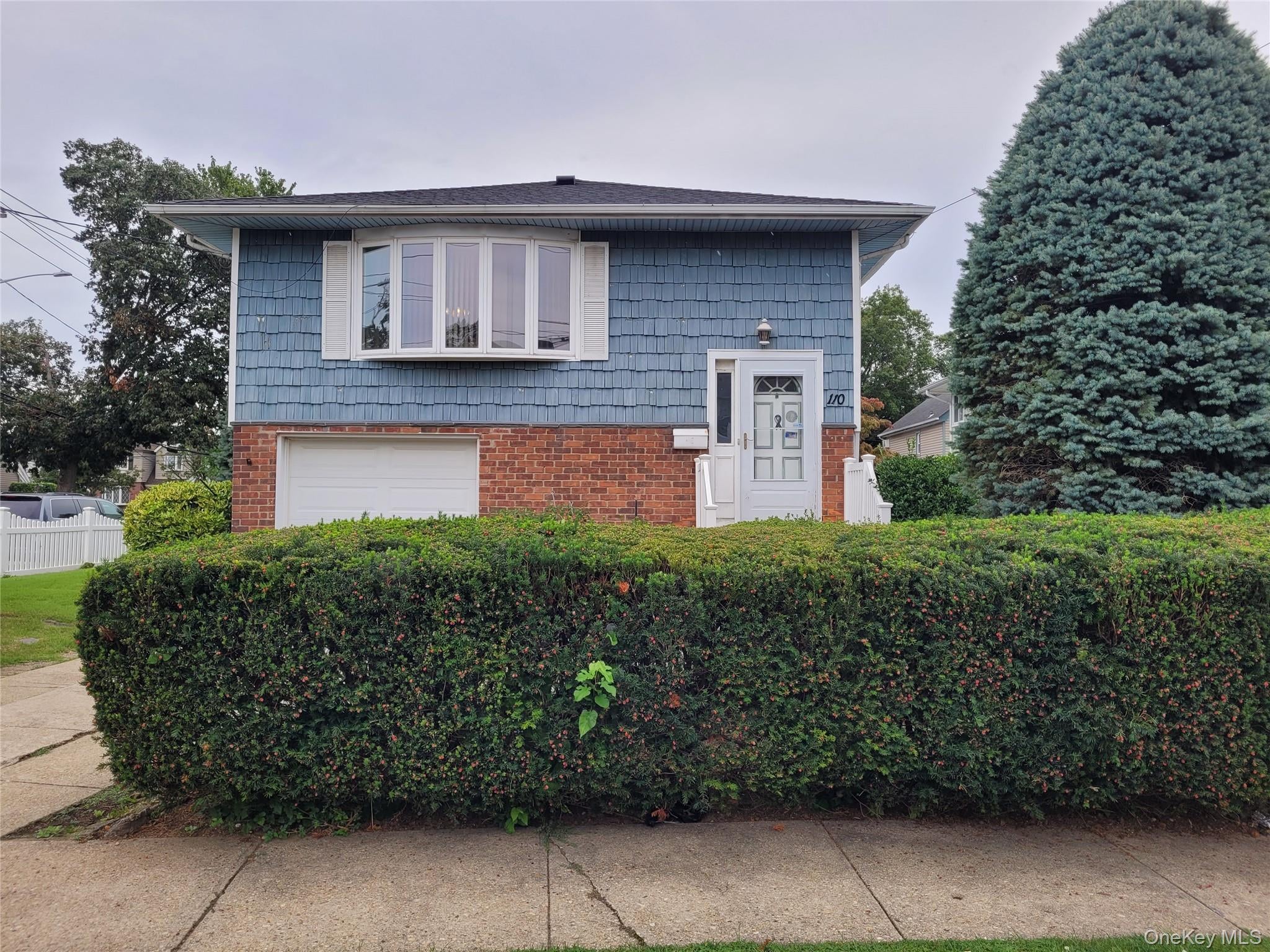 110 Crest Ave, Elmont, NY 11003 photo