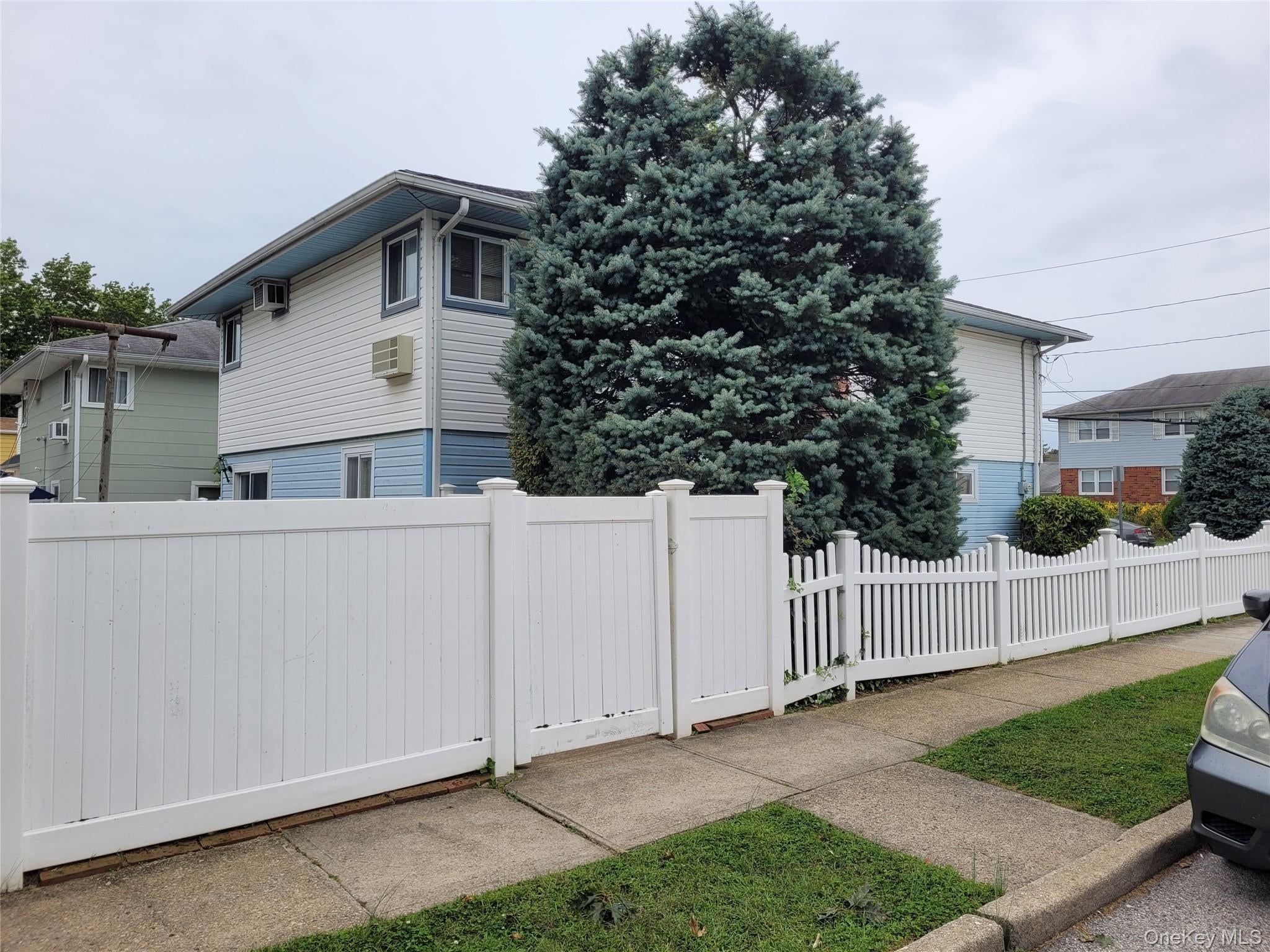 110 Crest Ave, Elmont, NY 11003 photo