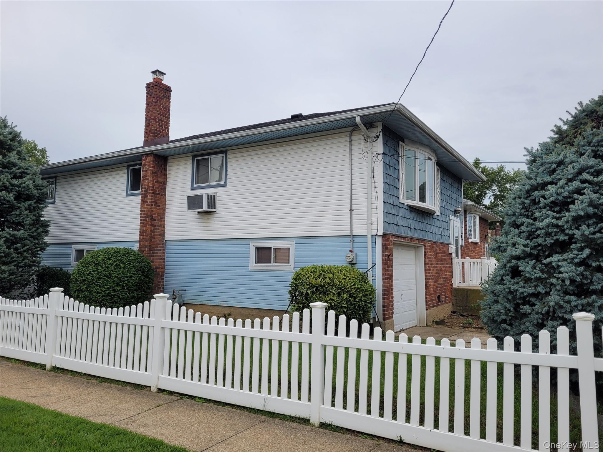110 Crest Ave, Elmont, NY 11003 photo