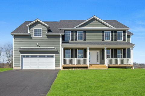 Single Family Residence in Poughkeepsie NY 47 Dartmouth Drive.jpg