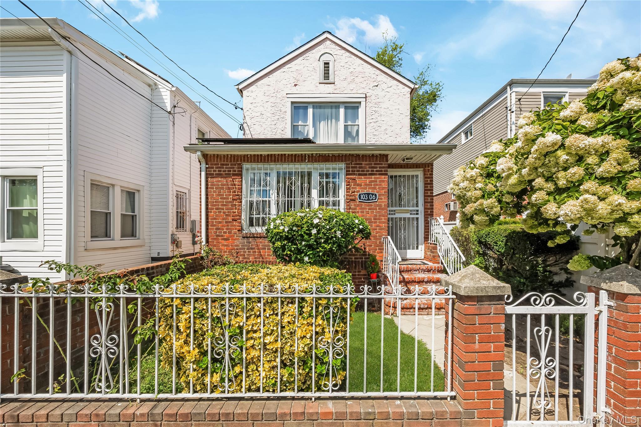 103 6 220th St, Queens Village, NY 11429