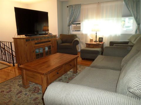 Single Family Residence in Monroe NY 6 Kingsville Drive 3.jpg