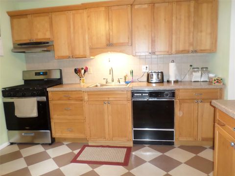 Single Family Residence in Monroe NY 6 Kingsville Drive 8.jpg