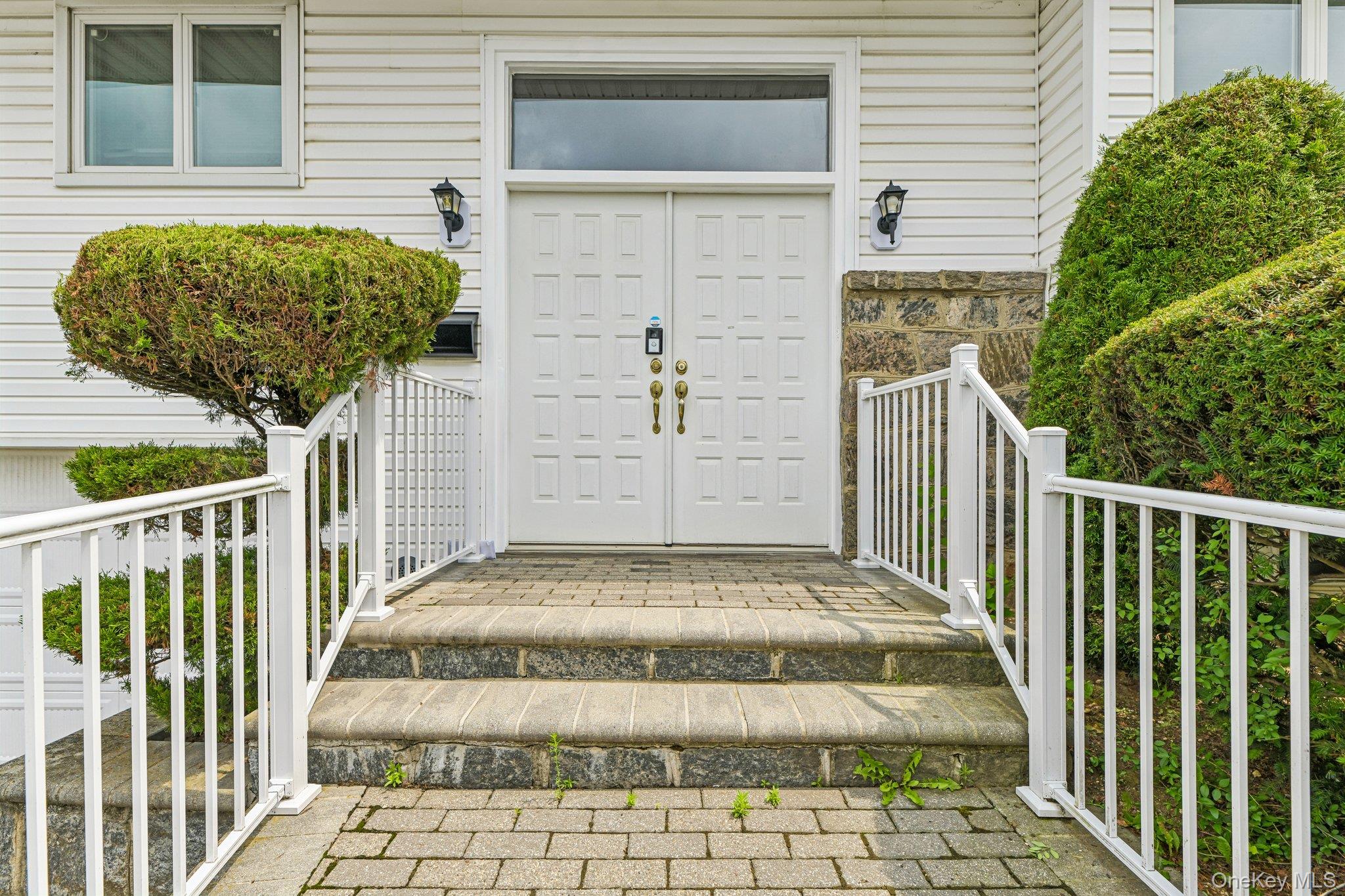 14 Gloria Pl, Plainview, NY 11803 photo