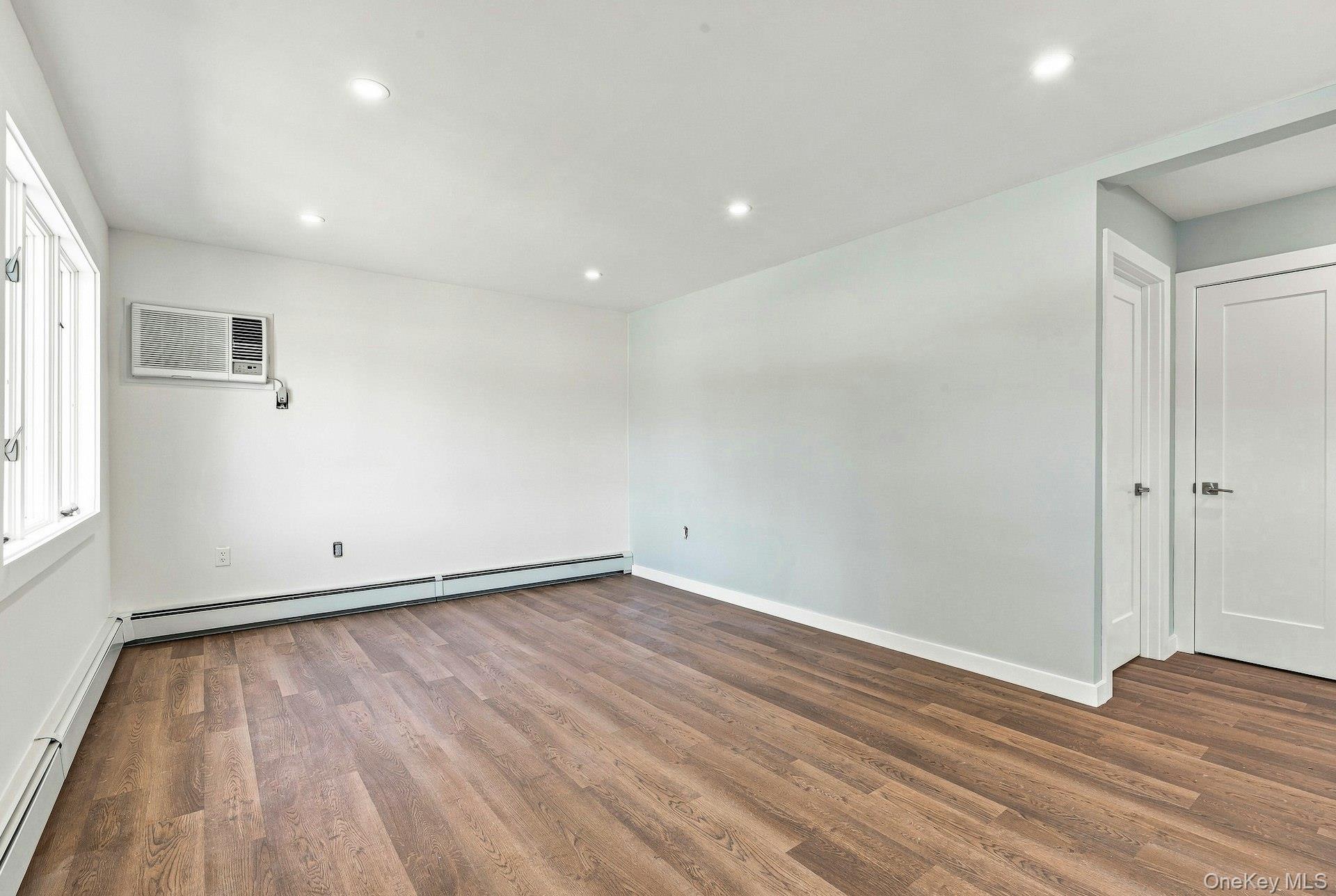 26 Birch Ln, Levittown, NY 11756 photo