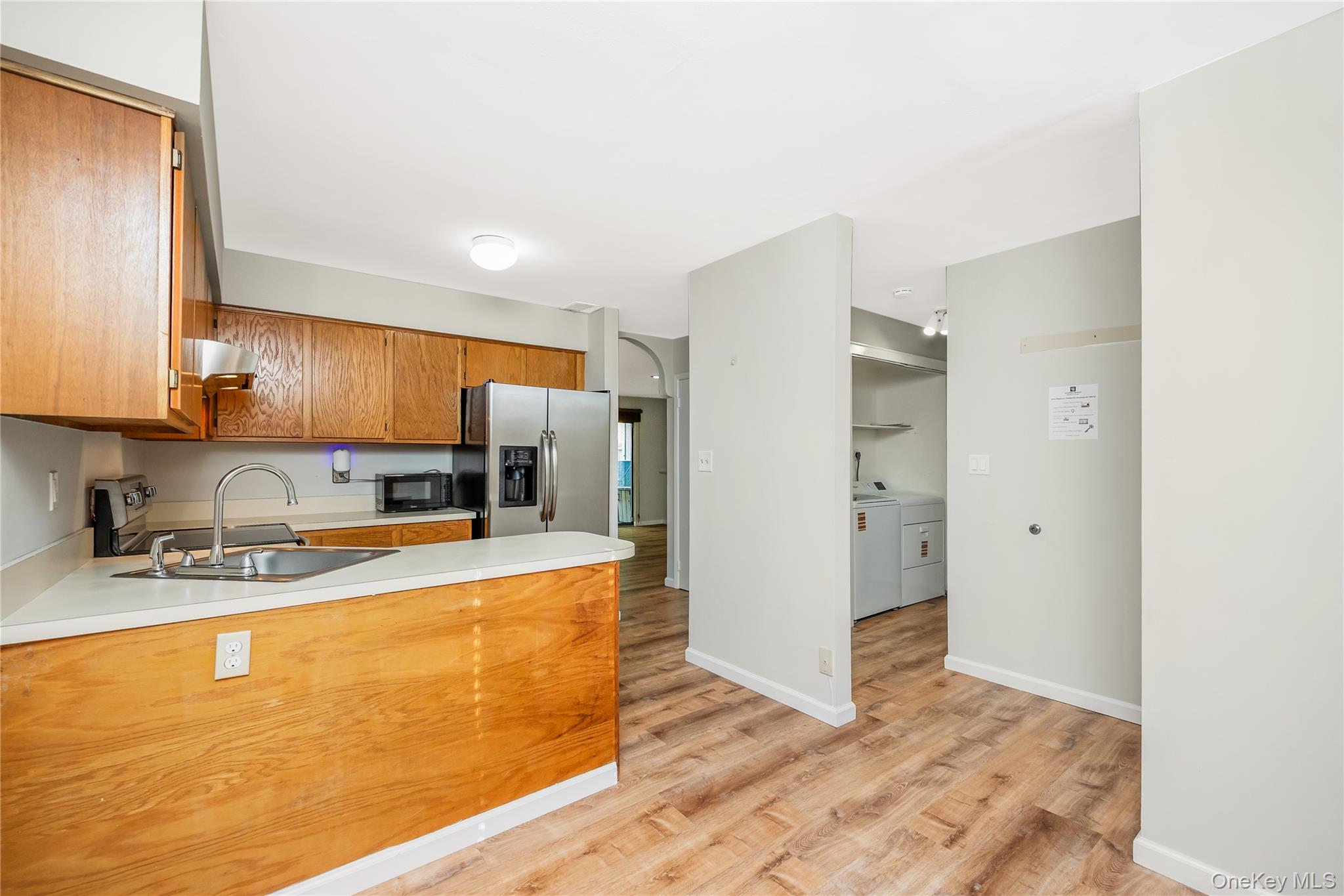 14 Victorian Ct, Huntington, NY 11743 photo