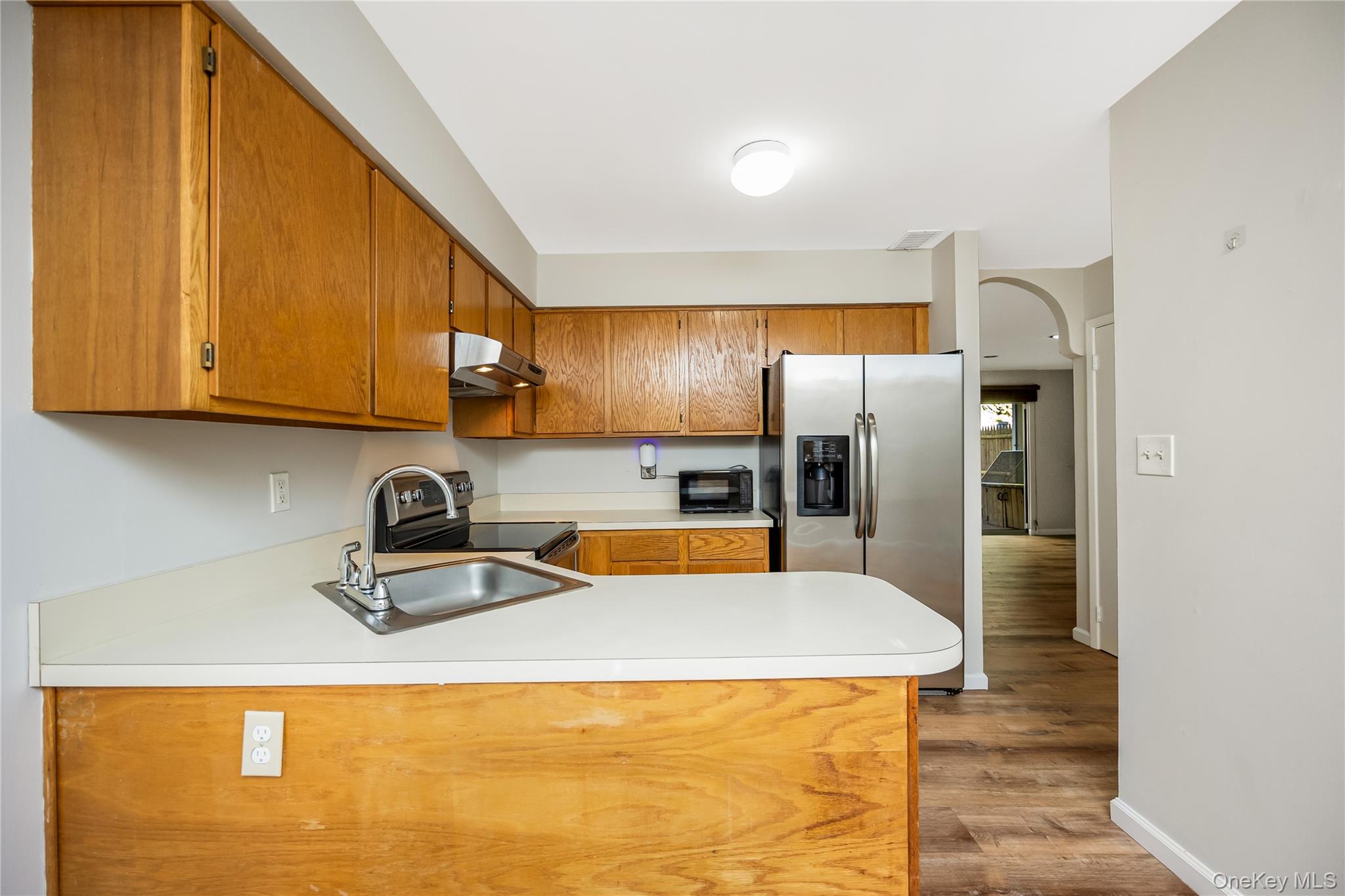 14 Victorian Ct, Huntington, NY 11743 photo