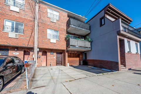 Triplex in Bronx NY 2873 Roebling Avenue.jpg