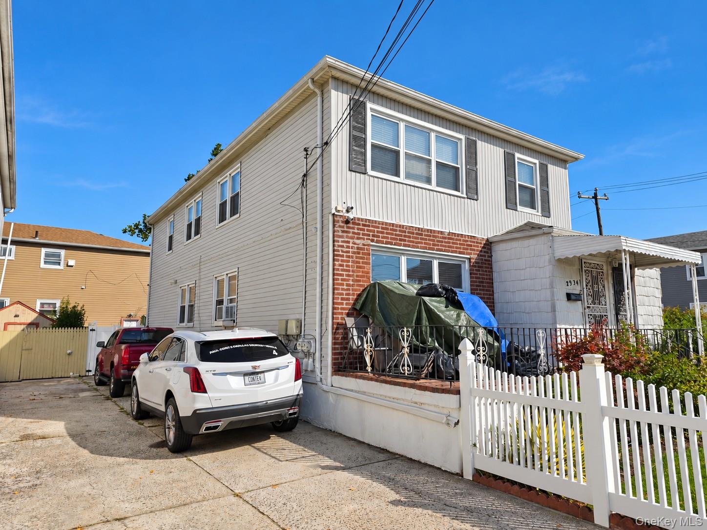 2334 Oceancrest Blvd, Far Rockaway, NY 11691 photo
