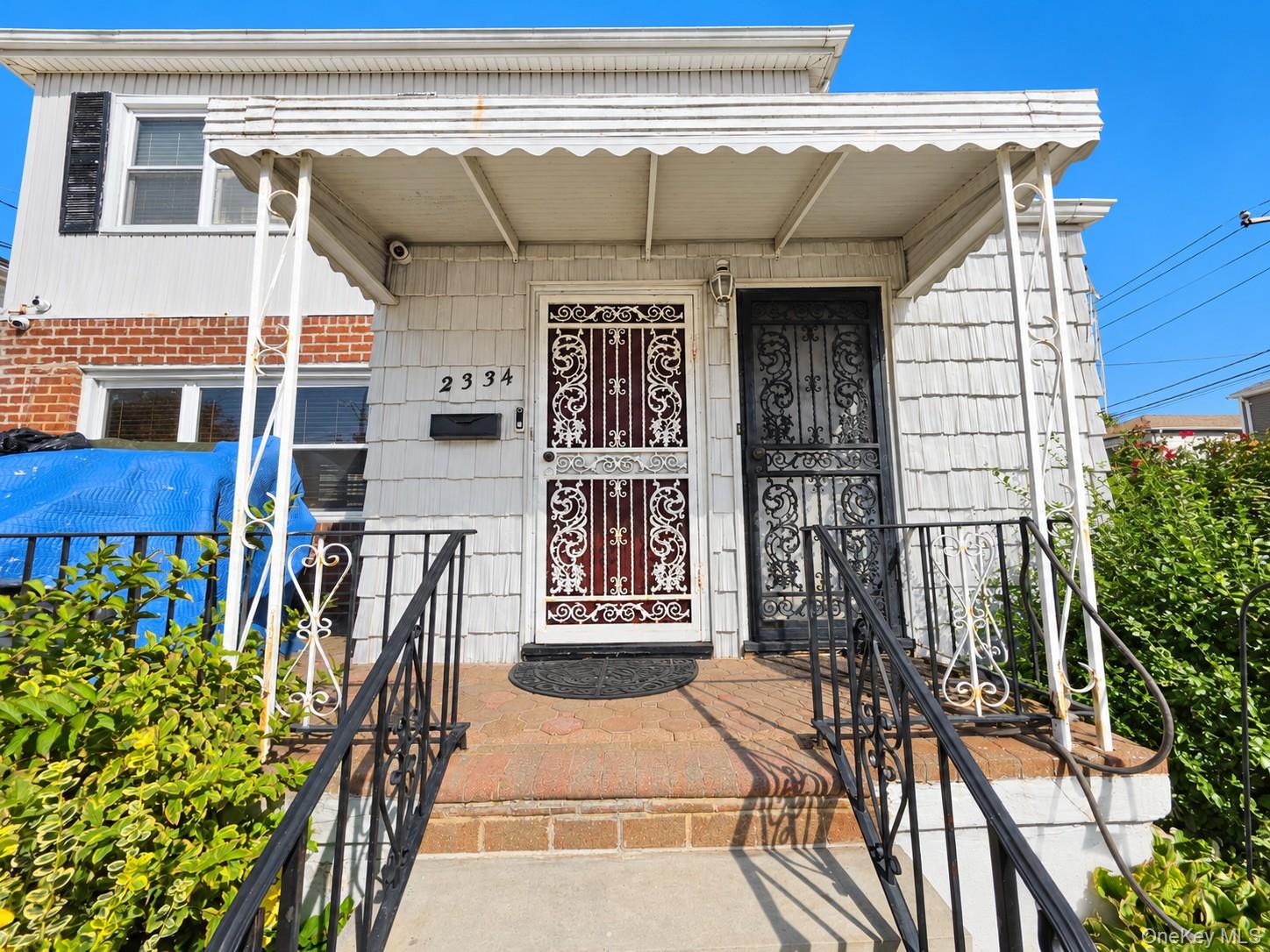 2334 Oceancrest Blvd, Far Rockaway, NY 11691 photo