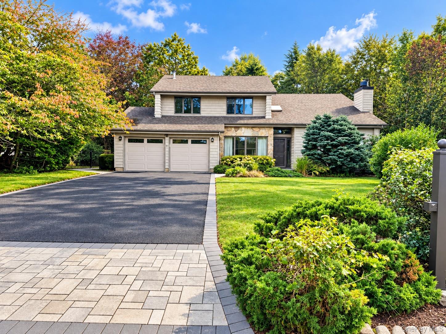 51 Fleetwood Rd, Commack, NY 11725