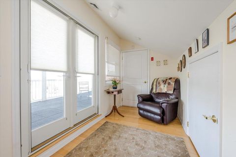 Single Family Residence in Atlantic Beach NY 2 Bridge Plaza #4 26.jpg