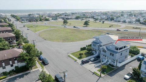Single Family Residence in Atlantic Beach NY 2 Bridge Plaza #4 32.jpg