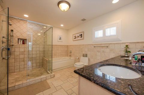 Single Family Residence in Atlantic Beach NY 2 Bridge Plaza #4 22.jpg