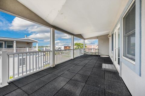 Single Family Residence in Atlantic Beach NY 2 Bridge Plaza #4 28.jpg