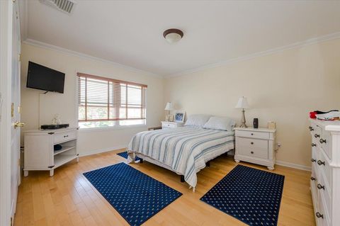Single Family Residence in Atlantic Beach NY 2 Bridge Plaza #4 24.jpg