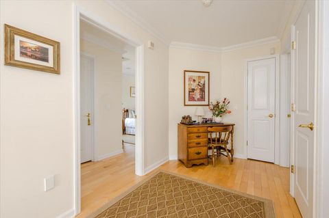 Single Family Residence in Atlantic Beach NY 2 Bridge Plaza #4 18.jpg