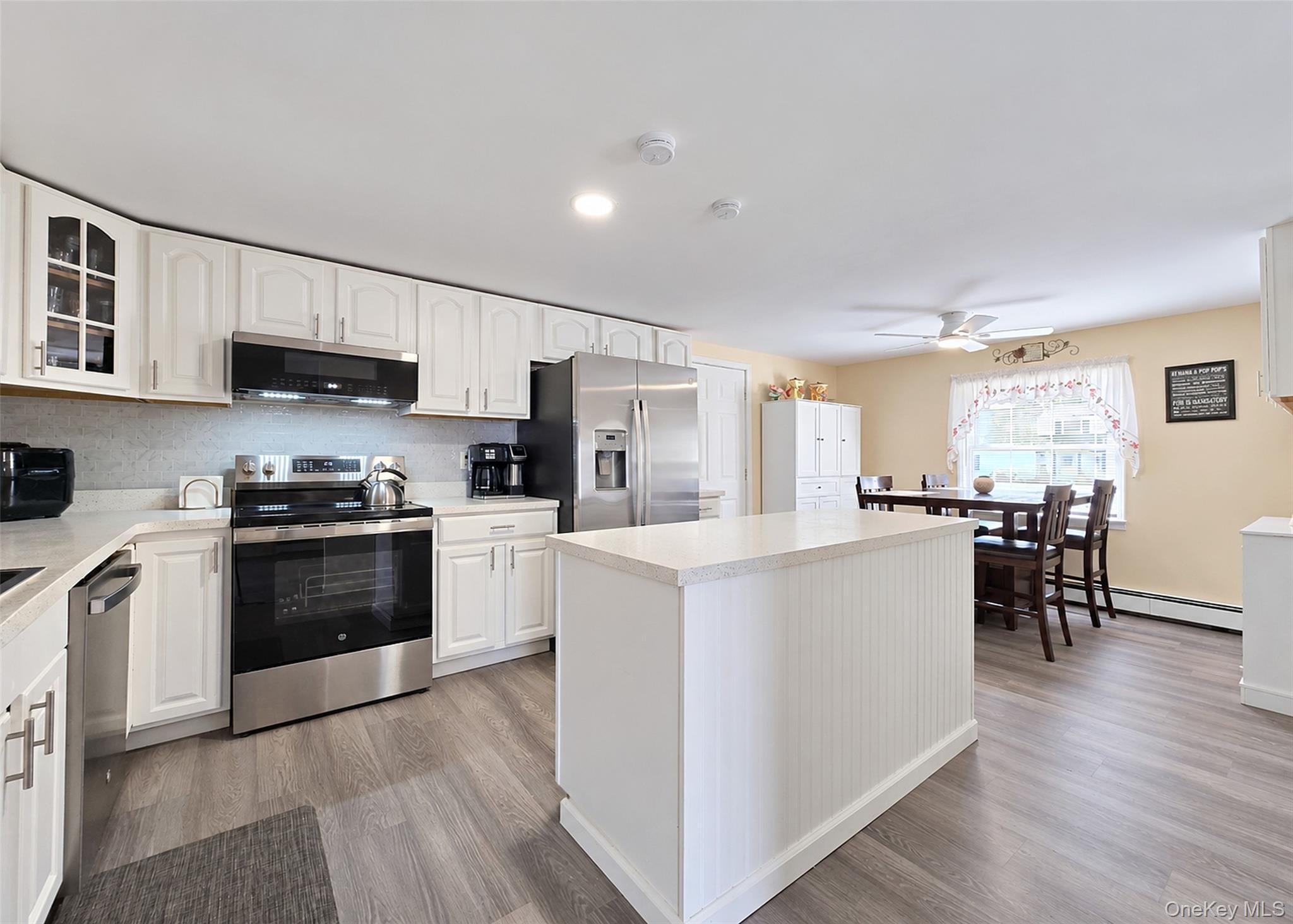 1343 Waverly Ave, Farmingville, NY 11738 photo