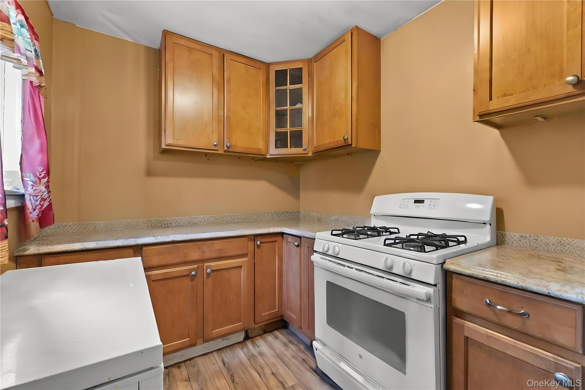 70 E Lakeland St, Bay Shore, NY 11706 photo