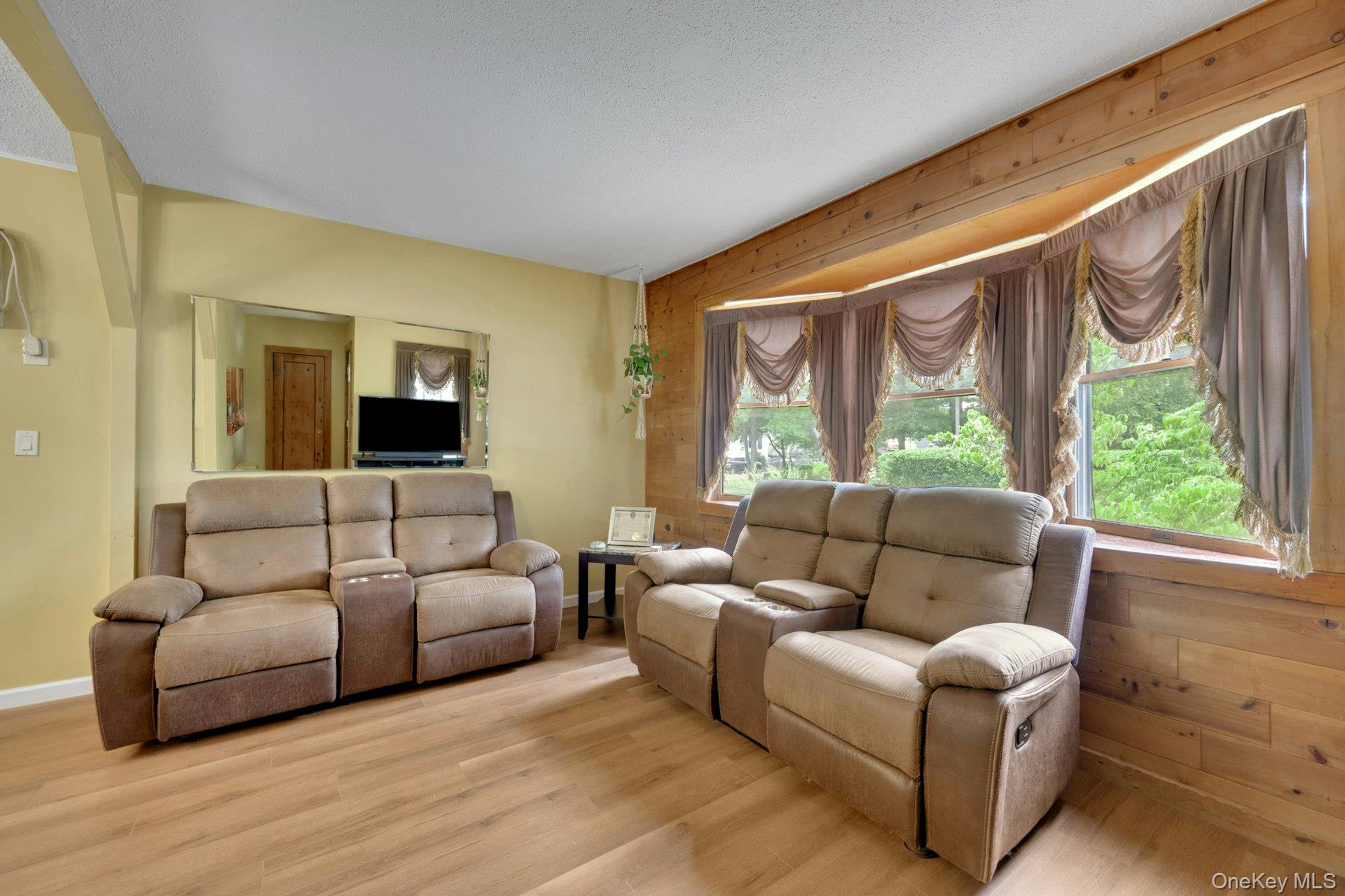 189 D Edgewater Park, Bronx, NY 10465 photo