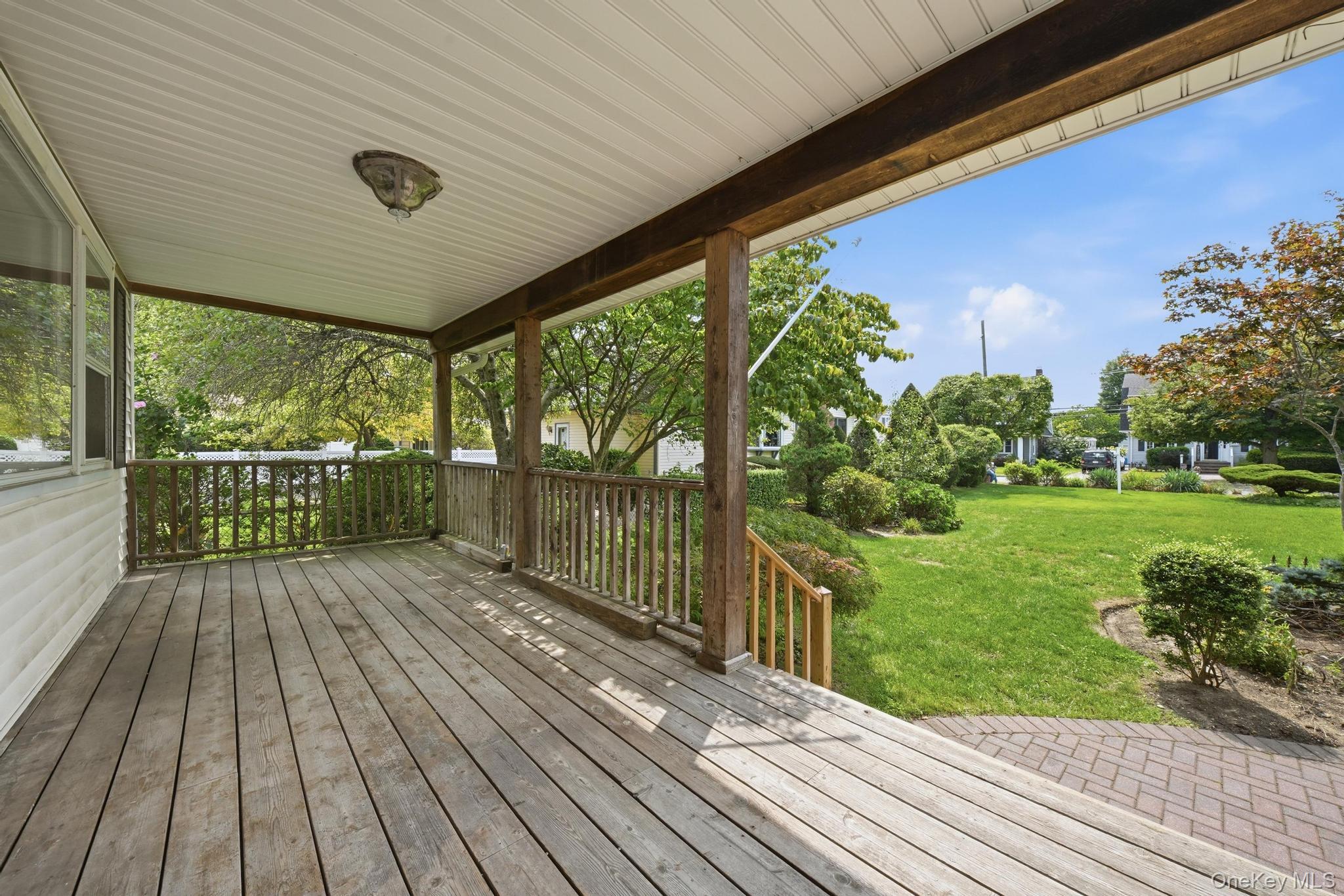 496 Windsor Pl, Oceanside, NY 11572 photo