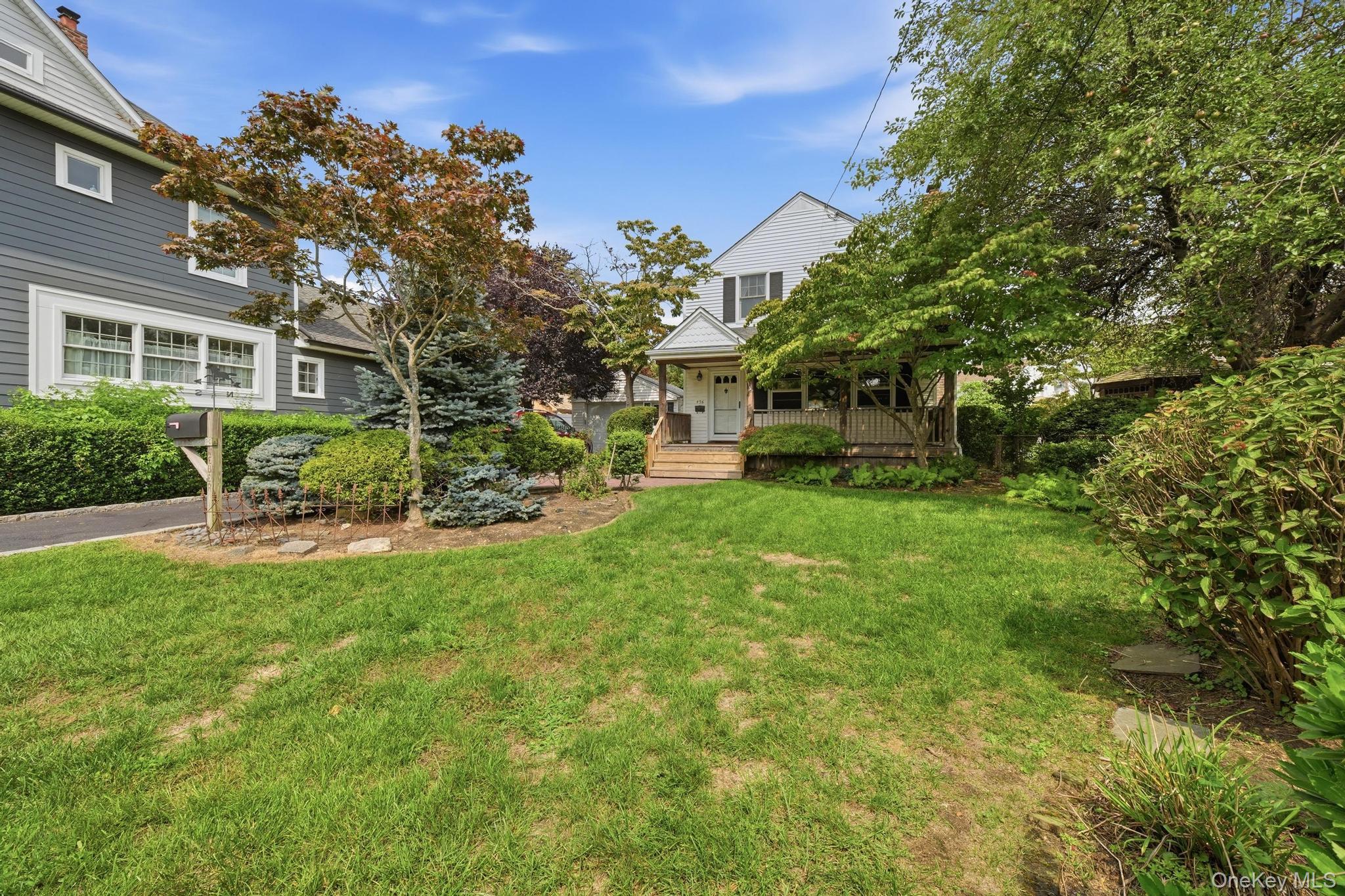 496 Windsor Pl, Oceanside, NY 11572 photo