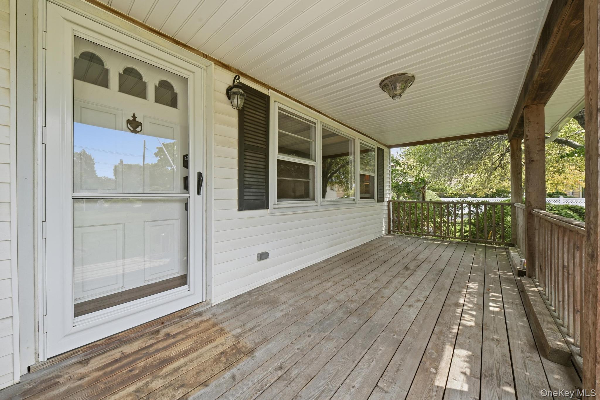 496 Windsor Pl, Oceanside, NY 11572 photo