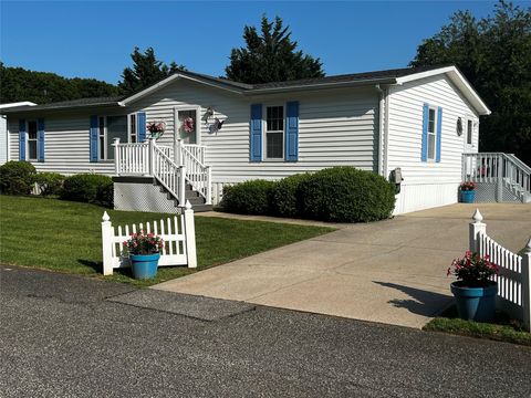 Manufactured Home in Calverton NY 638 Fresh Pond Avenue #305.jpg