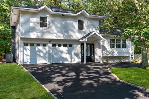 Single Family Residence in Smithtown NY 2 Bridge Branch Road.jpg
