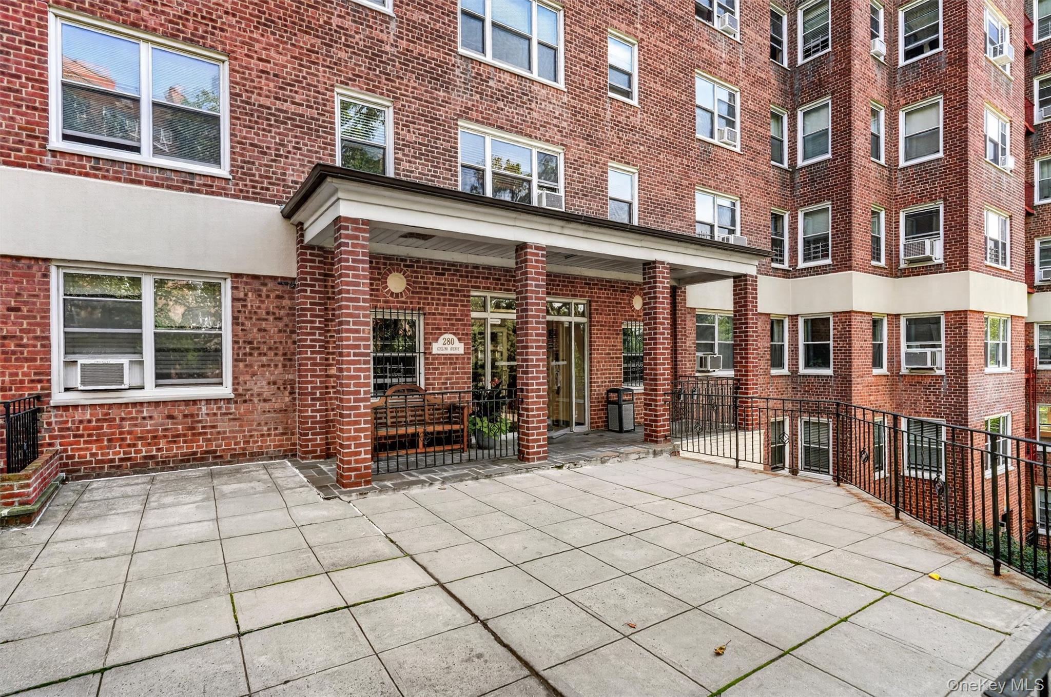 280 Collins Ave, Mount Vernon, NY 10552