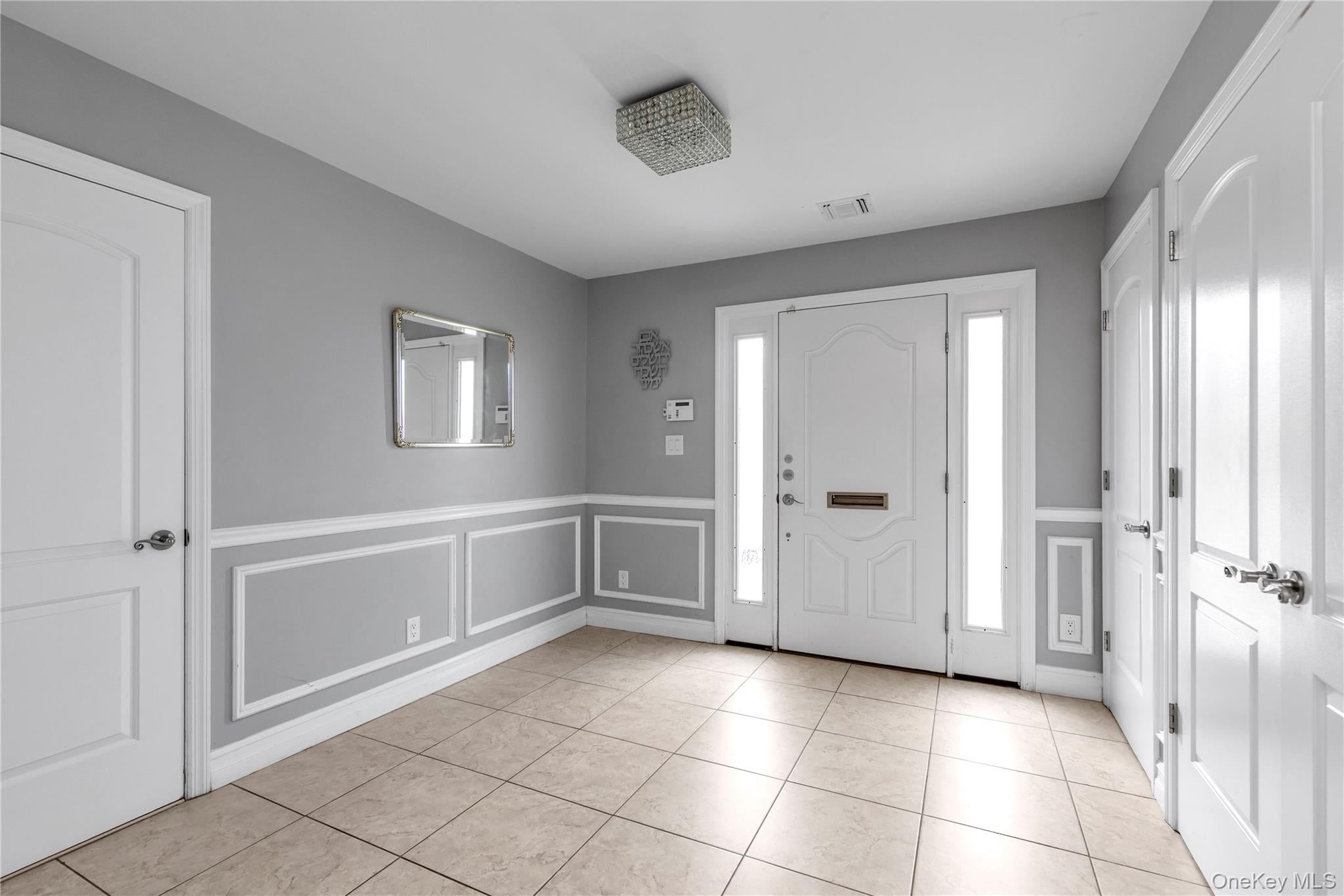 647 Jarvis Ave, Far Rockaway, NY 11691 photo