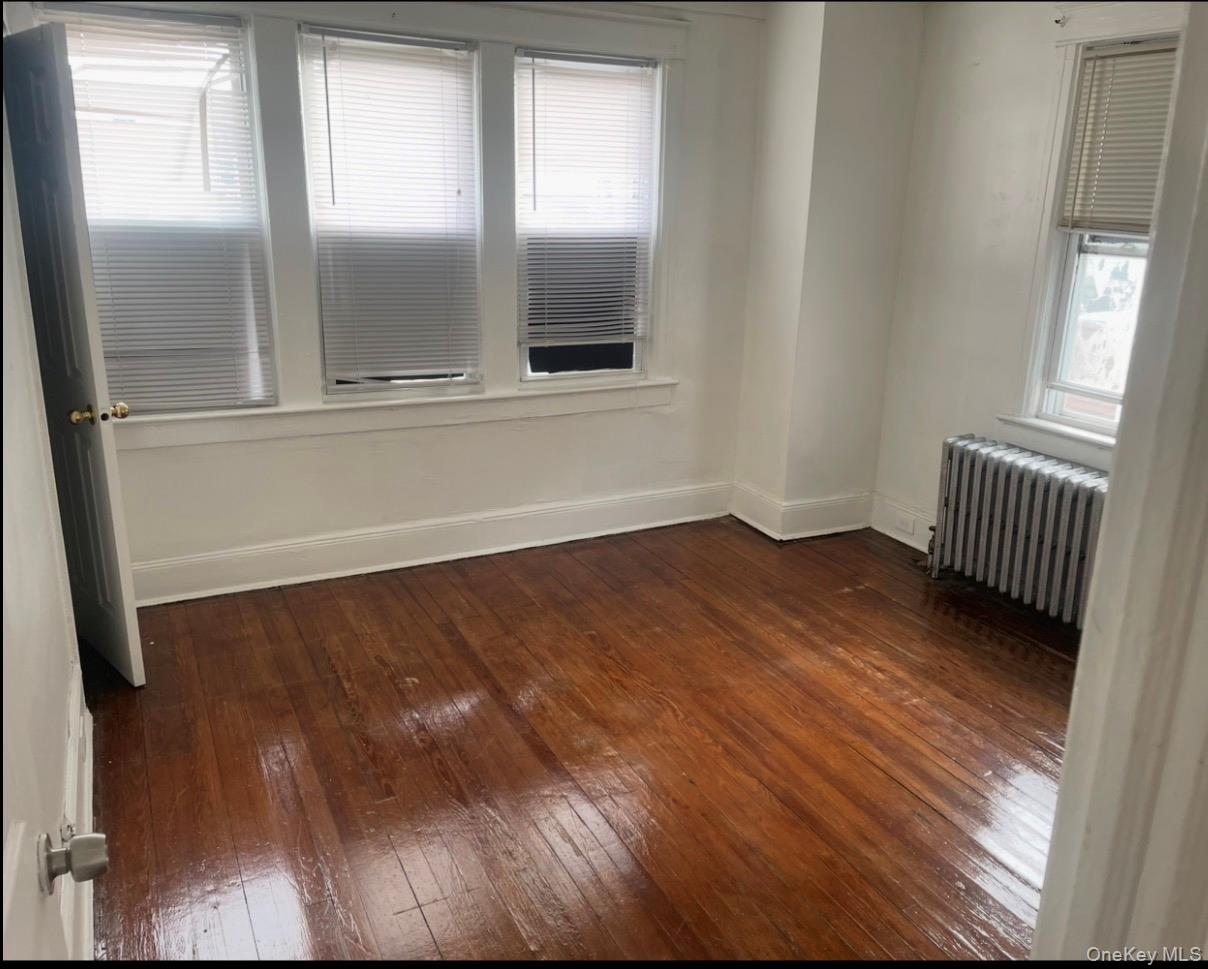 439 Thieriot Ave, Bronx, NY 10473 photo