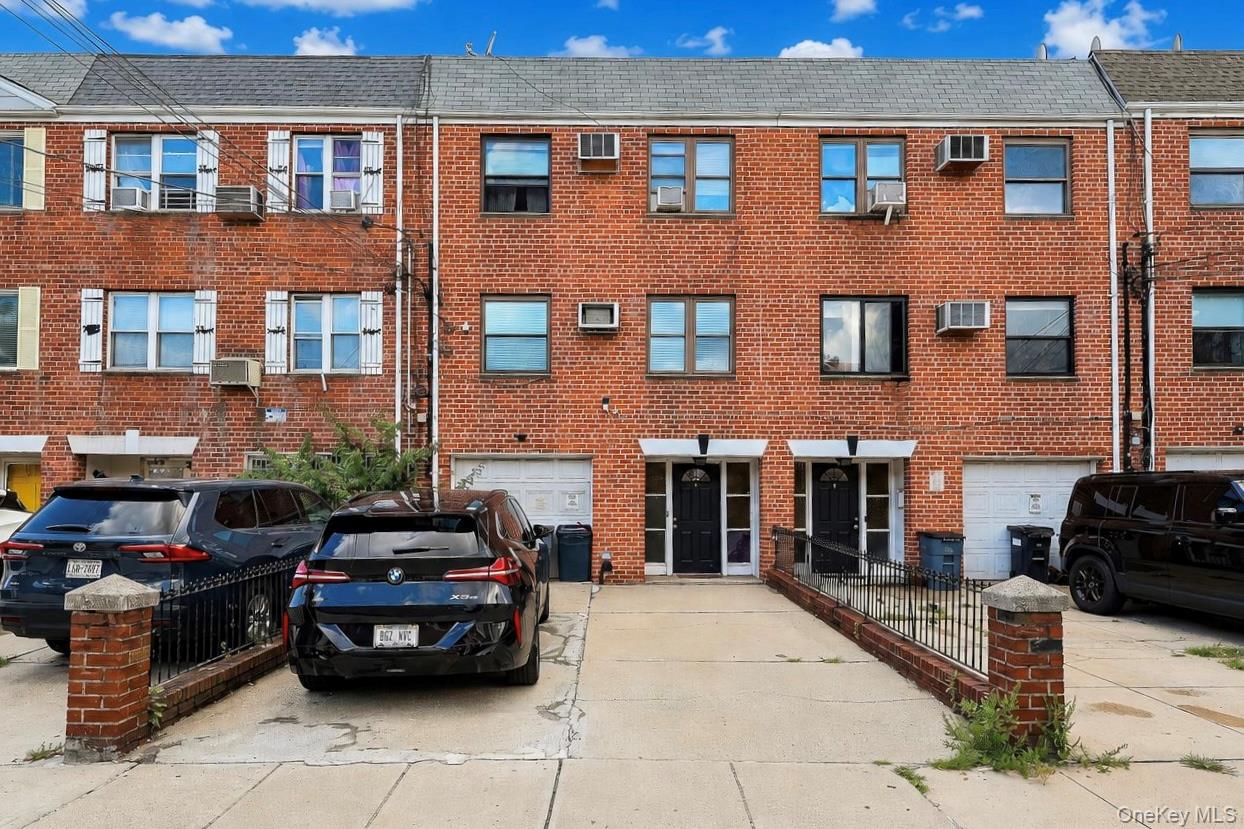 30 34 71st St, East Elmhurst, NY 11370