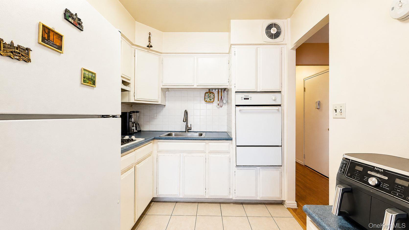 30 34 71st, East Elmhurst, NY 11370 photo