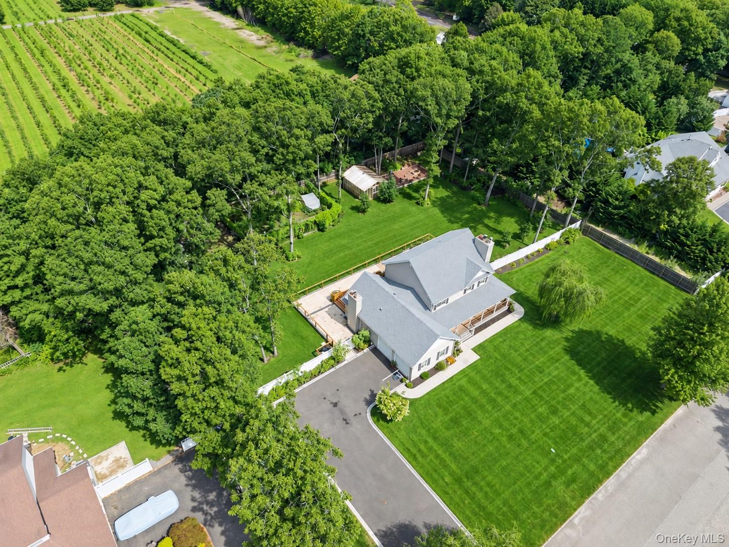 7 Sander Ct, Middle Island, NY 11953 photo
