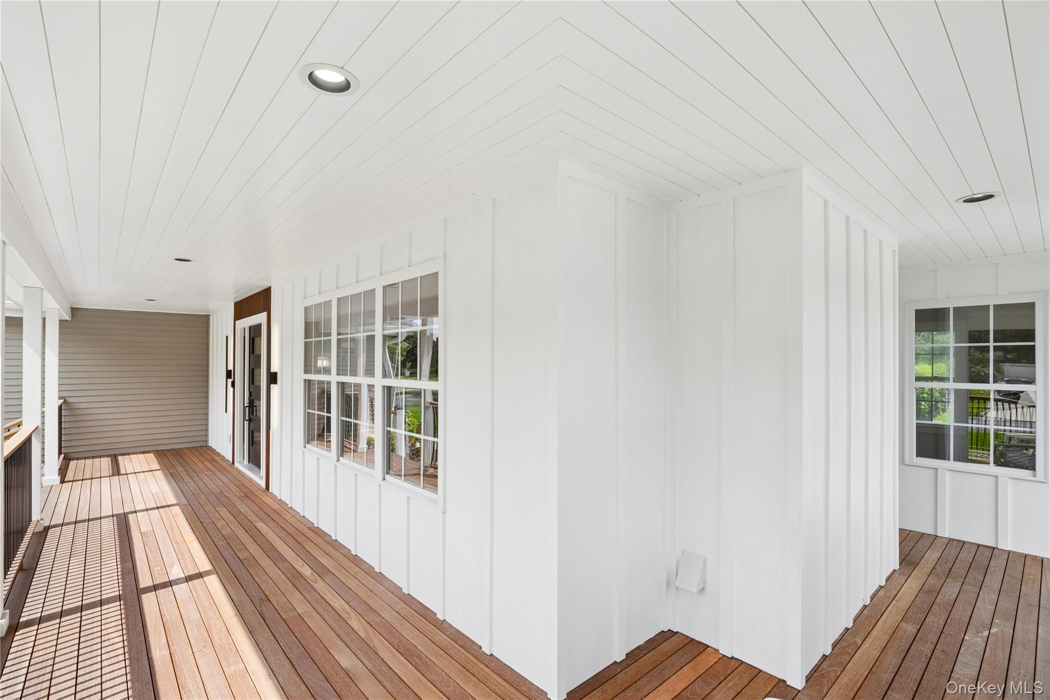 7 Sander Ct, Middle Island, NY 11953 photo